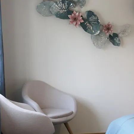 Casa Dona Alzira بيت شباب أرغانيل