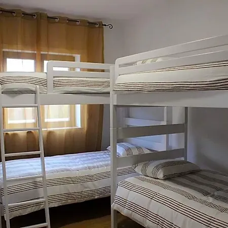 Hostel Casa Dona Alzira *