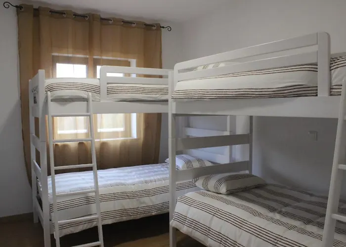 Casa Dona Alzira ホステル アルガニル